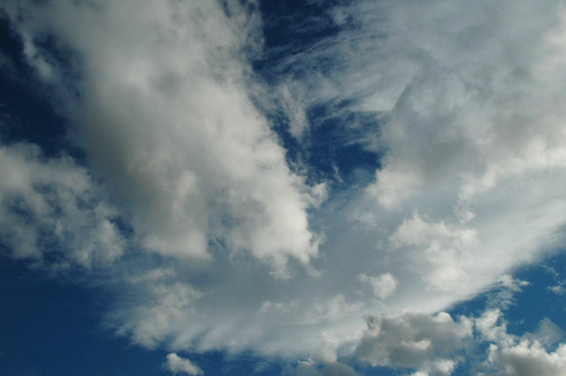 nicht wolkenlos